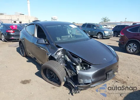 2024 Tesla Model Y Long Range Dual Motor All-Wheel Drive from USA, damaged, VIN 7SAYGDEE6RF183349